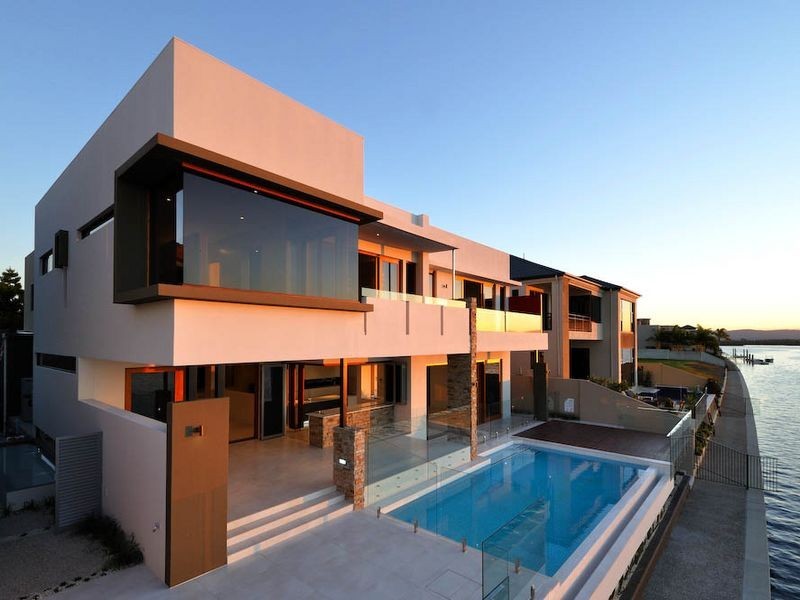 10 Knightsbridge Parade East, Sovereign Islands QLD 4216
