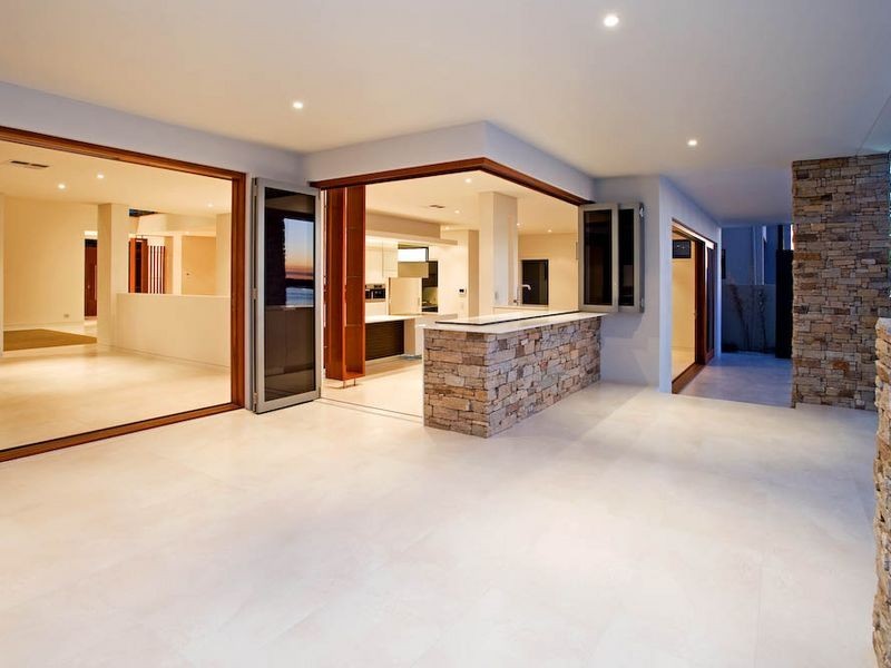 10 Knightsbridge Parade East, Sovereign Islands QLD 4216