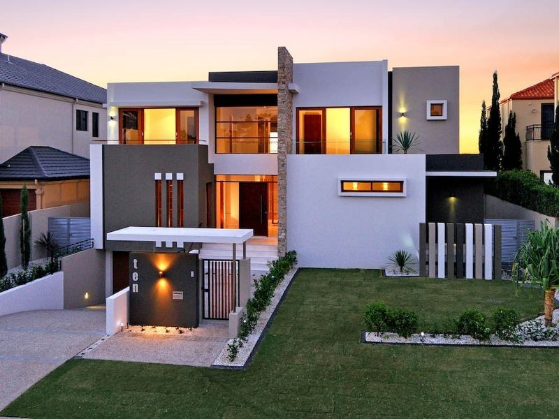 10 Knightsbridge Parade East, Sovereign Islands QLD 4216