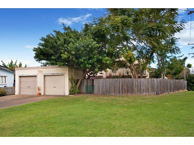 1/52 Falkinder Avenue, Paradise Point QLD 4216