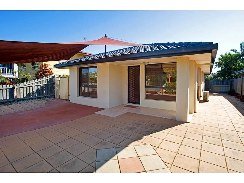 152 Paradise Parade, Paradise Point QLD 4216