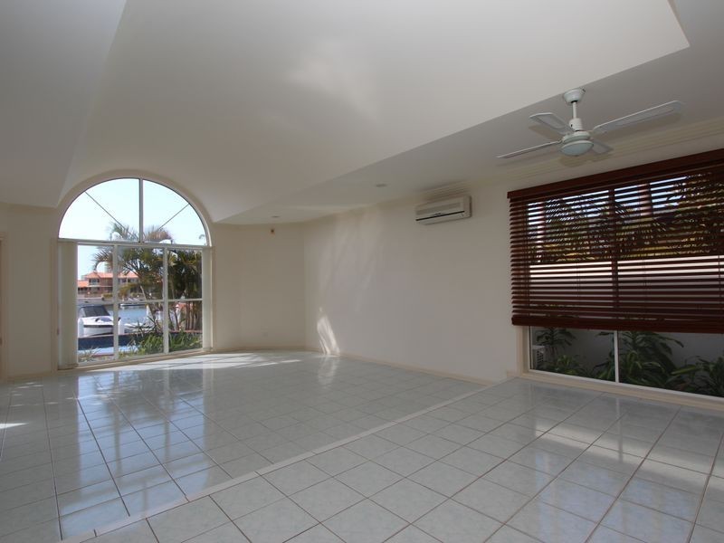 21 Midnight Court, Runaway Bay QLD 4216