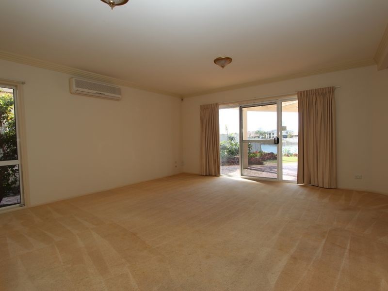 21 Midnight Court, Runaway Bay QLD 4216