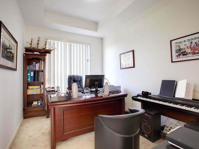 25 Rhodium Crescent, Hope Island QLD 4212