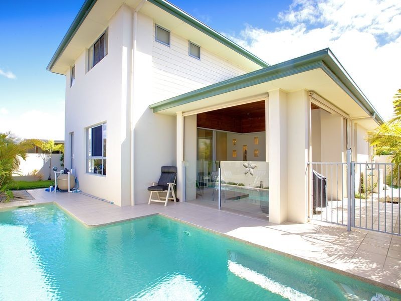 25 Rhodium Crescent, Hope Island QLD 4212