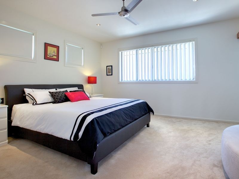 25 Rhodium Crescent, Hope Island QLD 4212