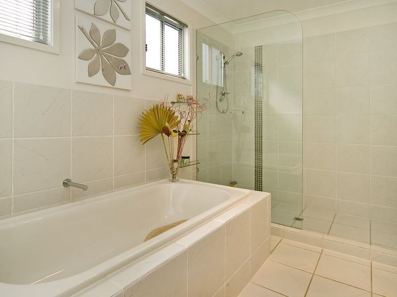 15 North Bank Court, Helensvale QLD 4212