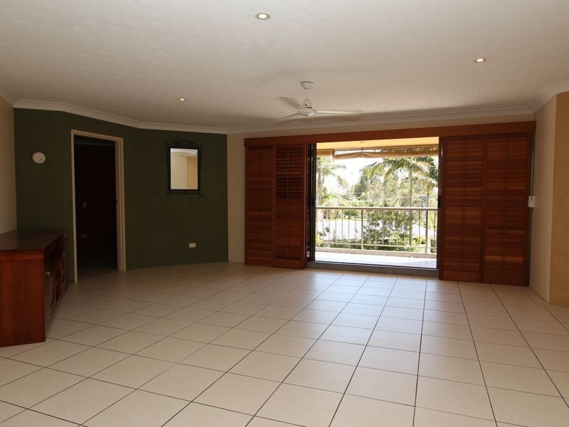 9/40-42 Falkinder Avenue, Paradise Point QLD 4216