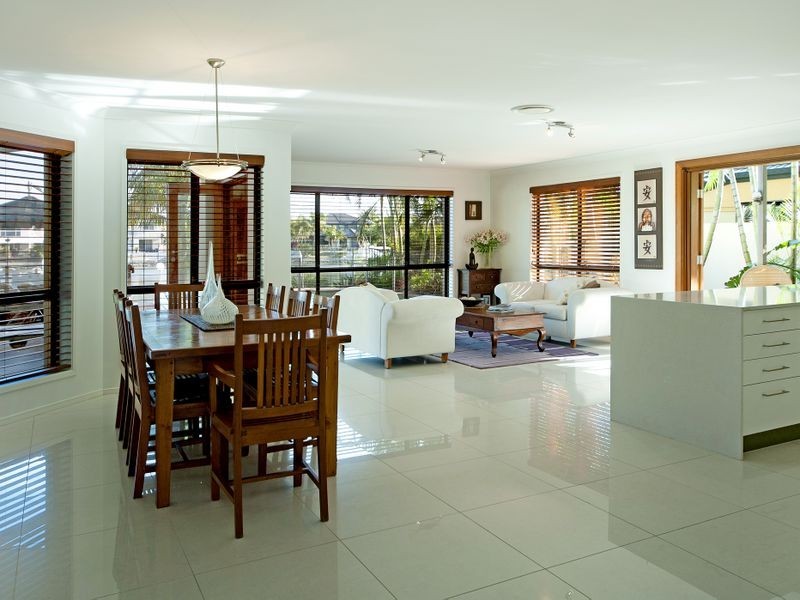 2a Champagne Boulevard  Oyster Cove, Helensvale QLD 4212