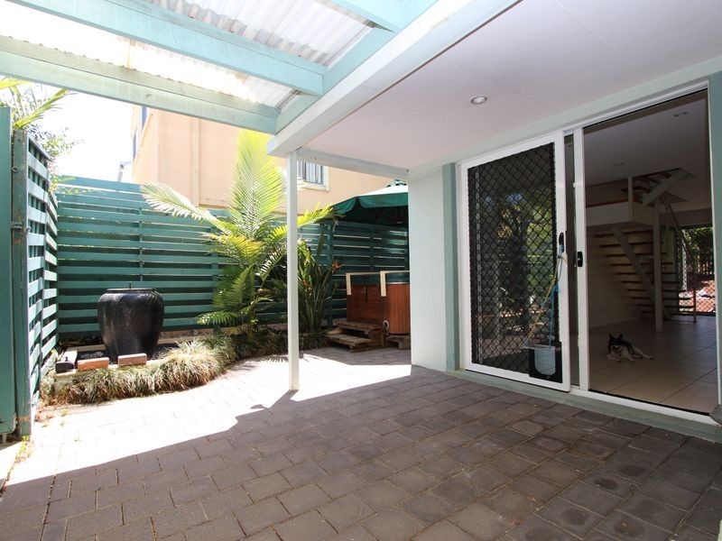 4 Bulliti Street, Hope Island QLD 4212