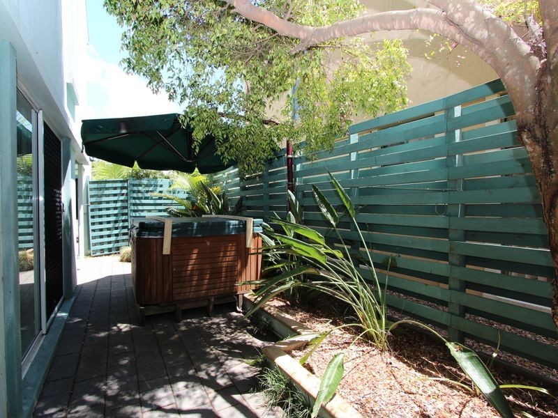4 Bulliti Street, Hope Island QLD 4212
