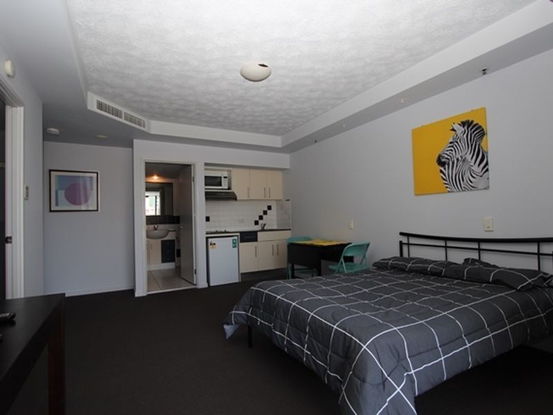 304b/2865 Gold Coast Highway, Surfers Paradise QLD 4217