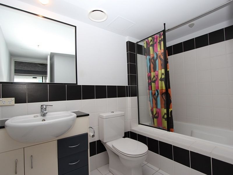 304b/2865 Gold Coast Highway, Surfers Paradise QLD 4217