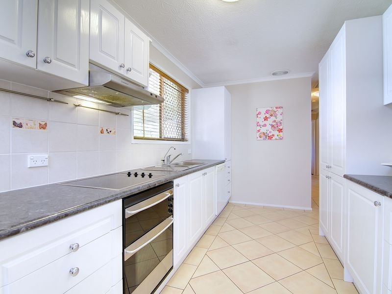15 Burrinjuck Drive, Coombabah QLD 4216