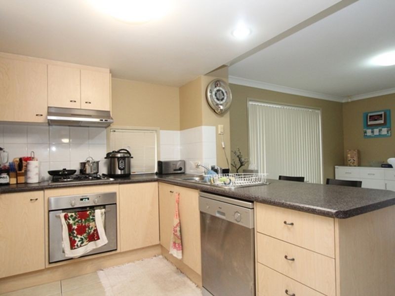 58 Marble Arch Place, Arundel QLD 4214