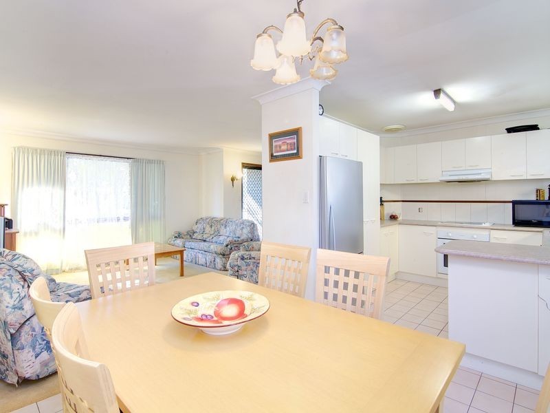 6 Burrinjuck Drive, Coombabah QLD 4216