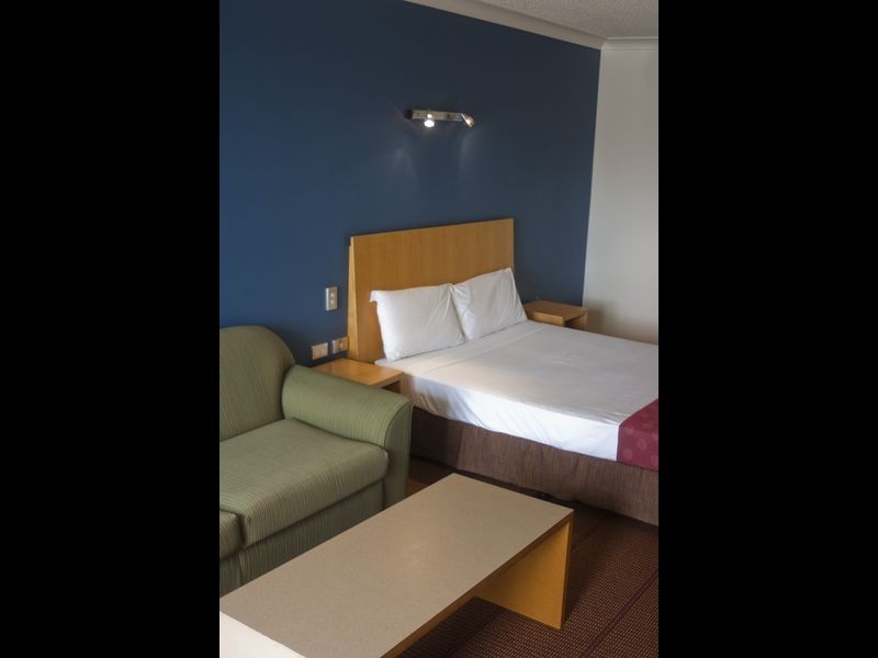 3027 Marina Quays International, Hope Island QLD 4212