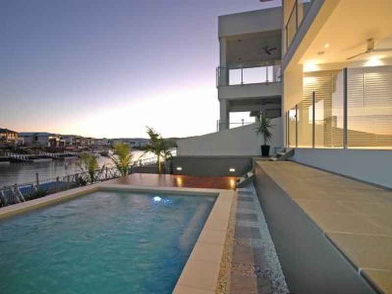 12 Quayside Drive, Helensvale QLD 4212