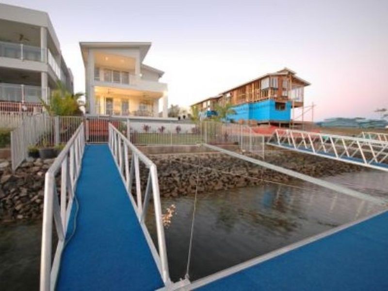 12 Quayside Drive, Helensvale QLD 4212