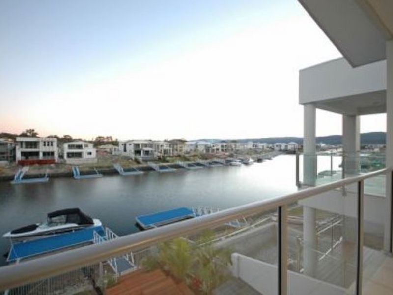12 Quayside Drive, Helensvale QLD 4212