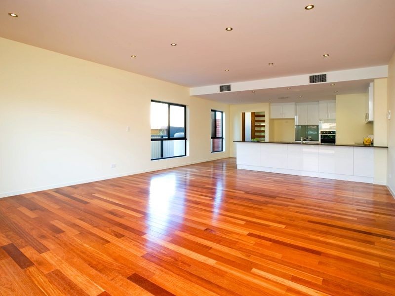 1/21 Donald Avenue, Paradise Point QLD 4216