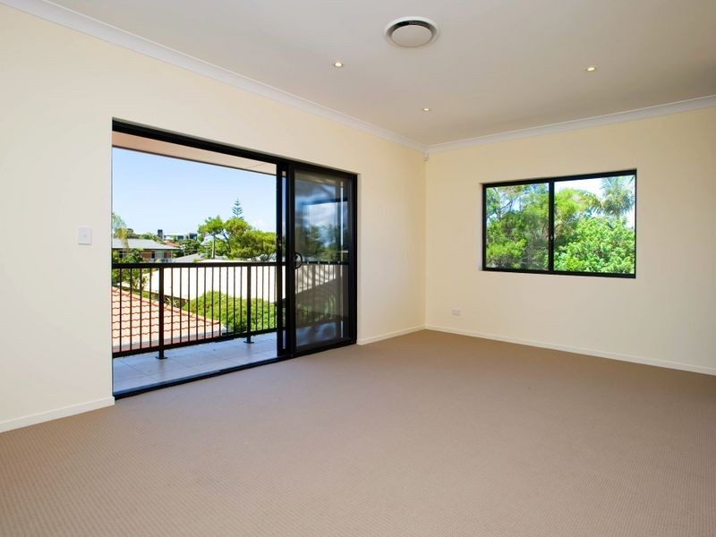 1/21 Donald Avenue, Paradise Point QLD 4216