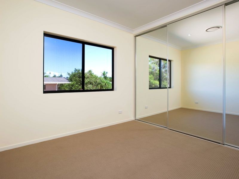 1/21 Donald Avenue, Paradise Point QLD 4216