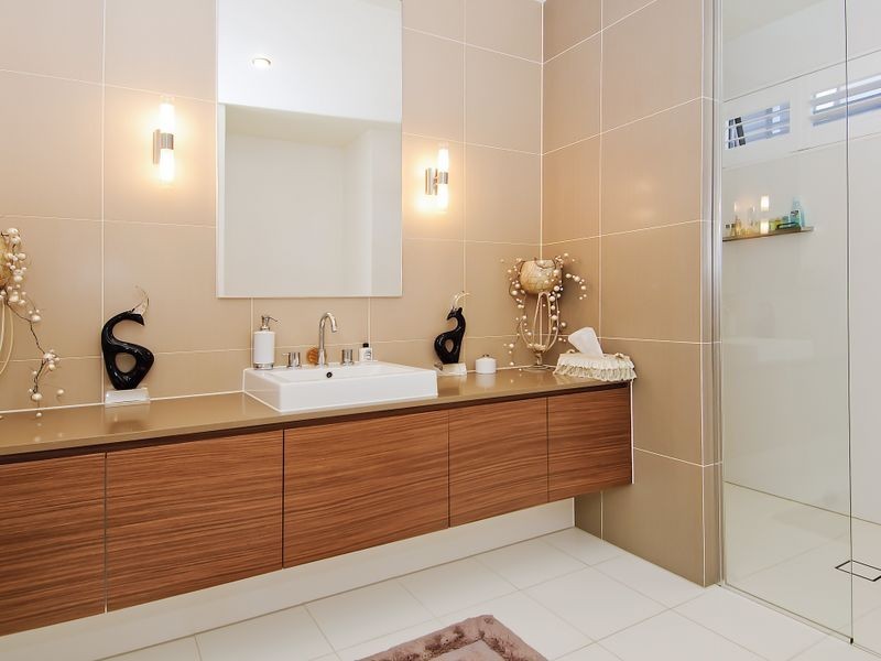2251 Glengallon Way, Hope Island QLD 4212
