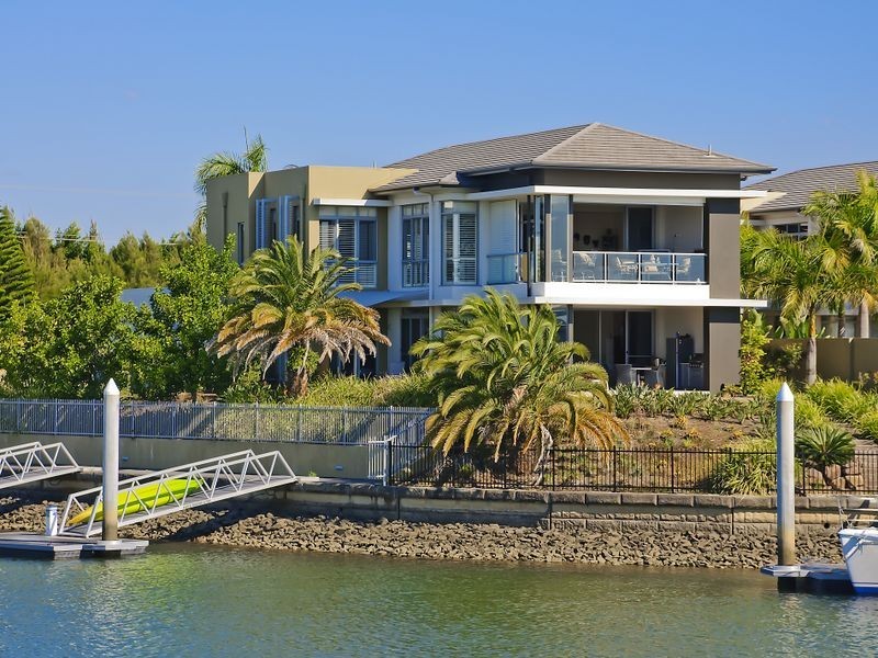 2251 Glengallon Way, Hope Island QLD 4212