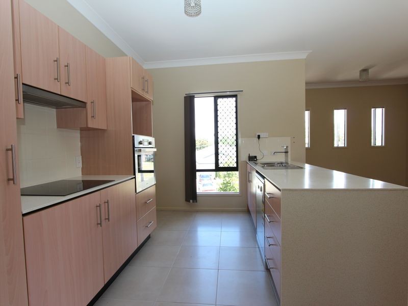 1/17 Louise Street, Southport QLD 4215