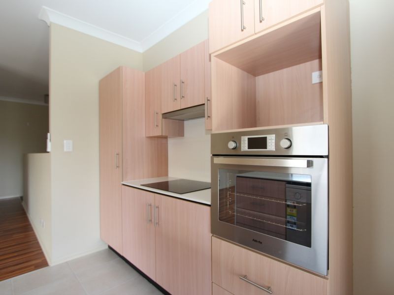 1/17 Louise Street, Southport QLD 4215