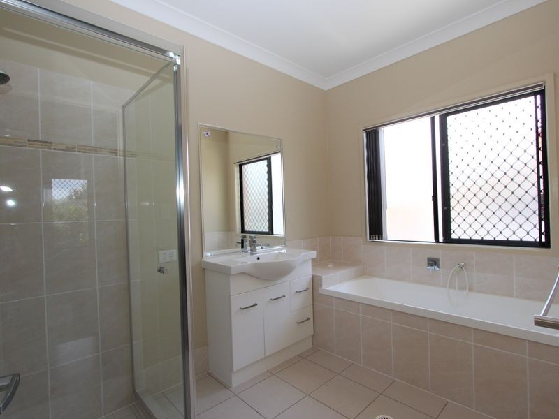 1/17 Louise Street, Southport QLD 4215