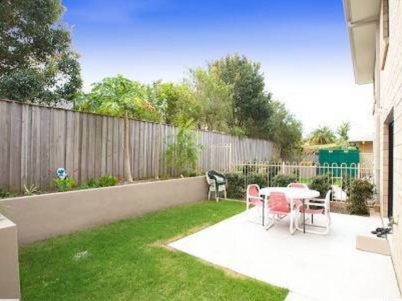 1/17 Louise Street, Southport QLD 4215