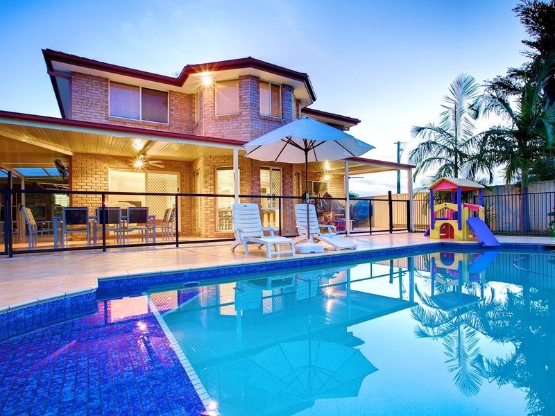 4 Pool Street, Hope Island QLD 4212