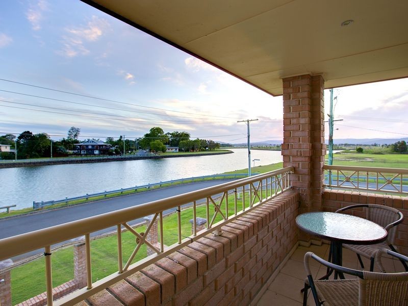4 Pool Street, Hope Island QLD 4212