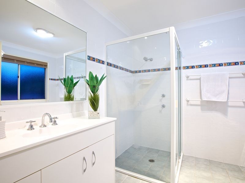 4 Pool Street, Hope Island QLD 4212