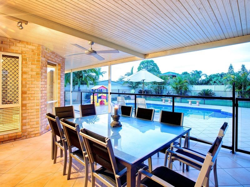 4 Pool Street, Hope Island QLD 4212