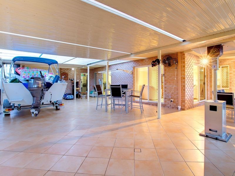 4 Pool Street, Hope Island QLD 4212