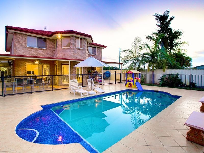 4 Pool Street, Hope Island QLD 4212