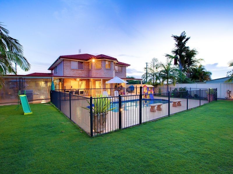 4 Pool Street, Hope Island QLD 4212