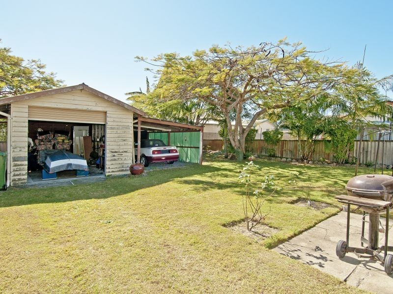 41 Victor Avenue, Paradise Point QLD 4216