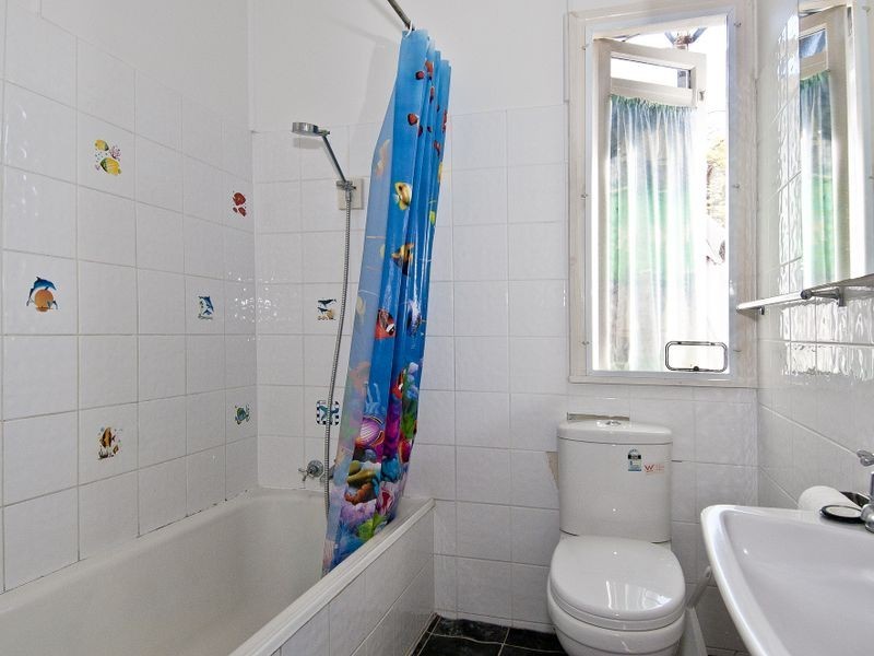 41 Victor Avenue, Paradise Point QLD 4216