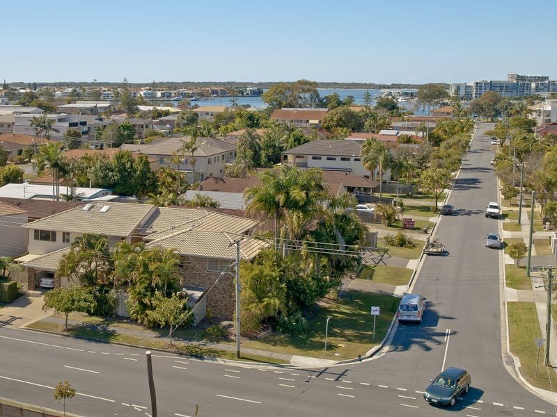 41 Victor Avenue, Paradise Point QLD 4216