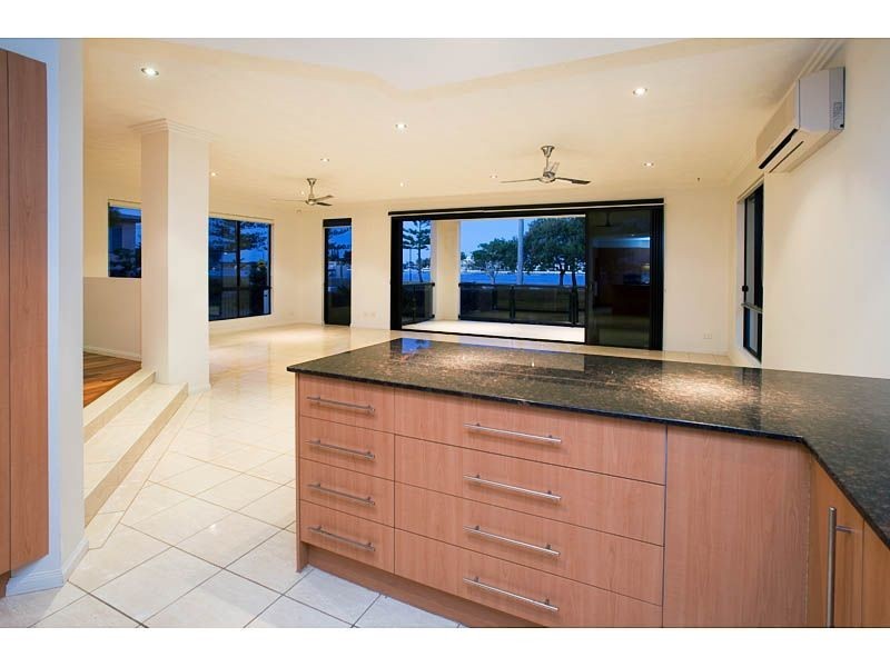 1/92 The Esplanade, Paradise Point QLD 4216