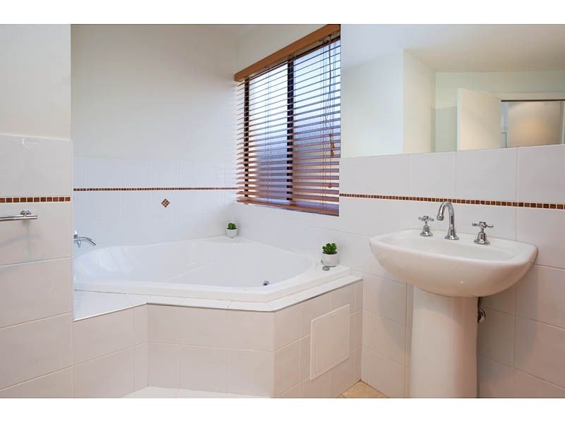 1/92 The Esplanade, Paradise Point QLD 4216