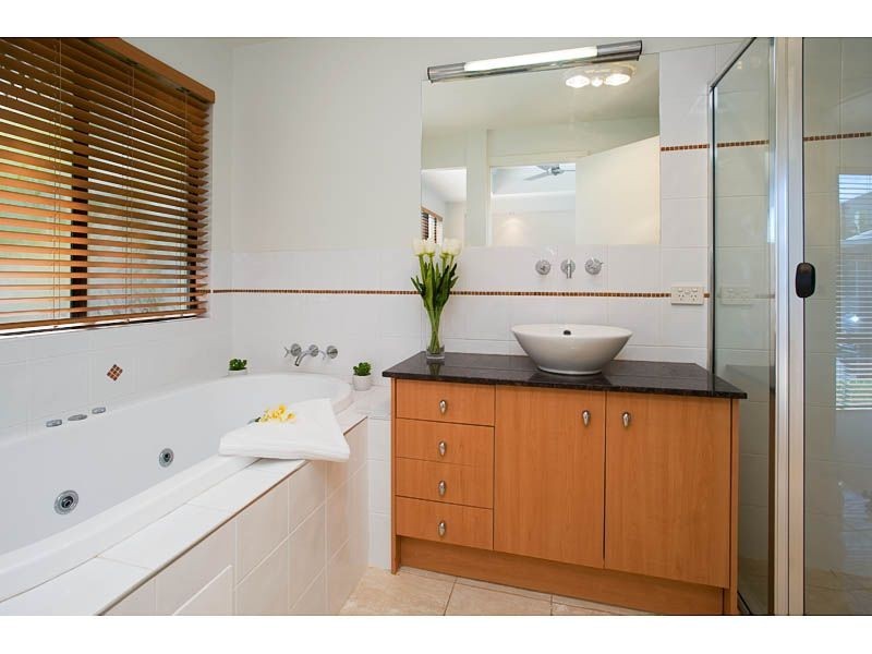 1/92 The Esplanade, Paradise Point QLD 4216