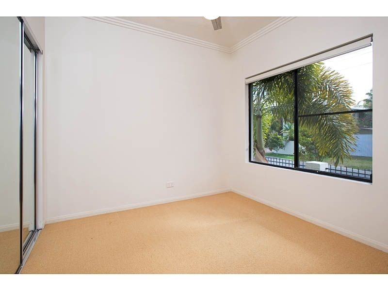1/92 The Esplanade, Paradise Point QLD 4216