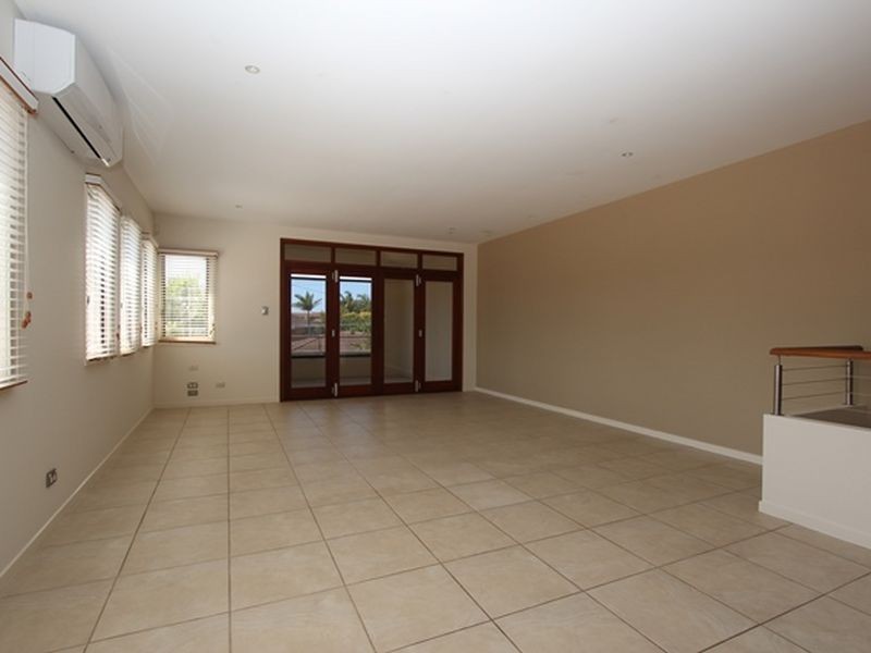 28B Shoveller Avenue, Paradise Point QLD 4216