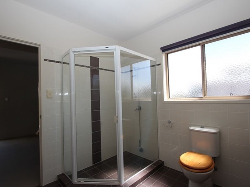 28B Shoveller Avenue, Paradise Point QLD 4216