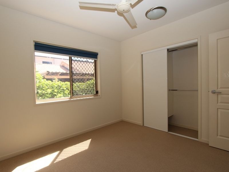 28B Shoveller Avenue, Paradise Point QLD 4216